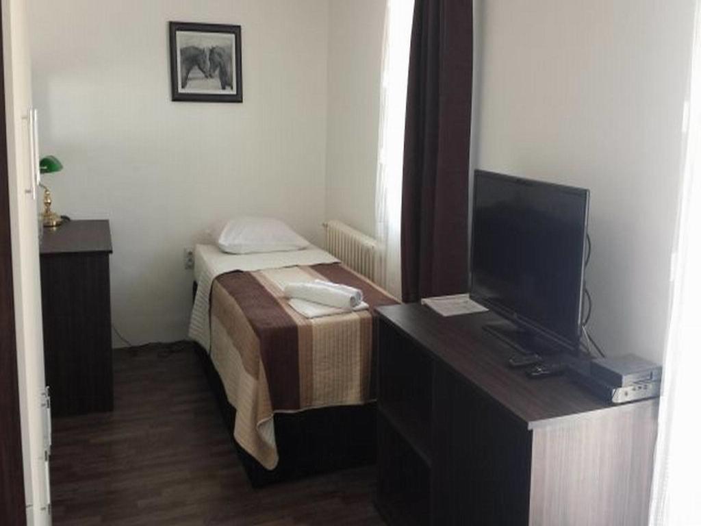 Gros Hotel - Leskovac Leskovac  Extérieur photo