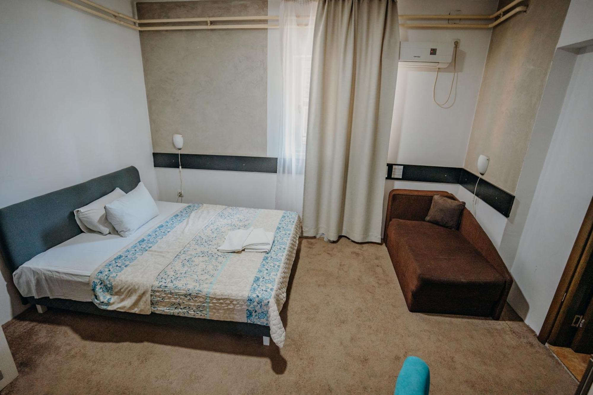 Gros Hotel - Leskovac Leskovac  Extérieur photo