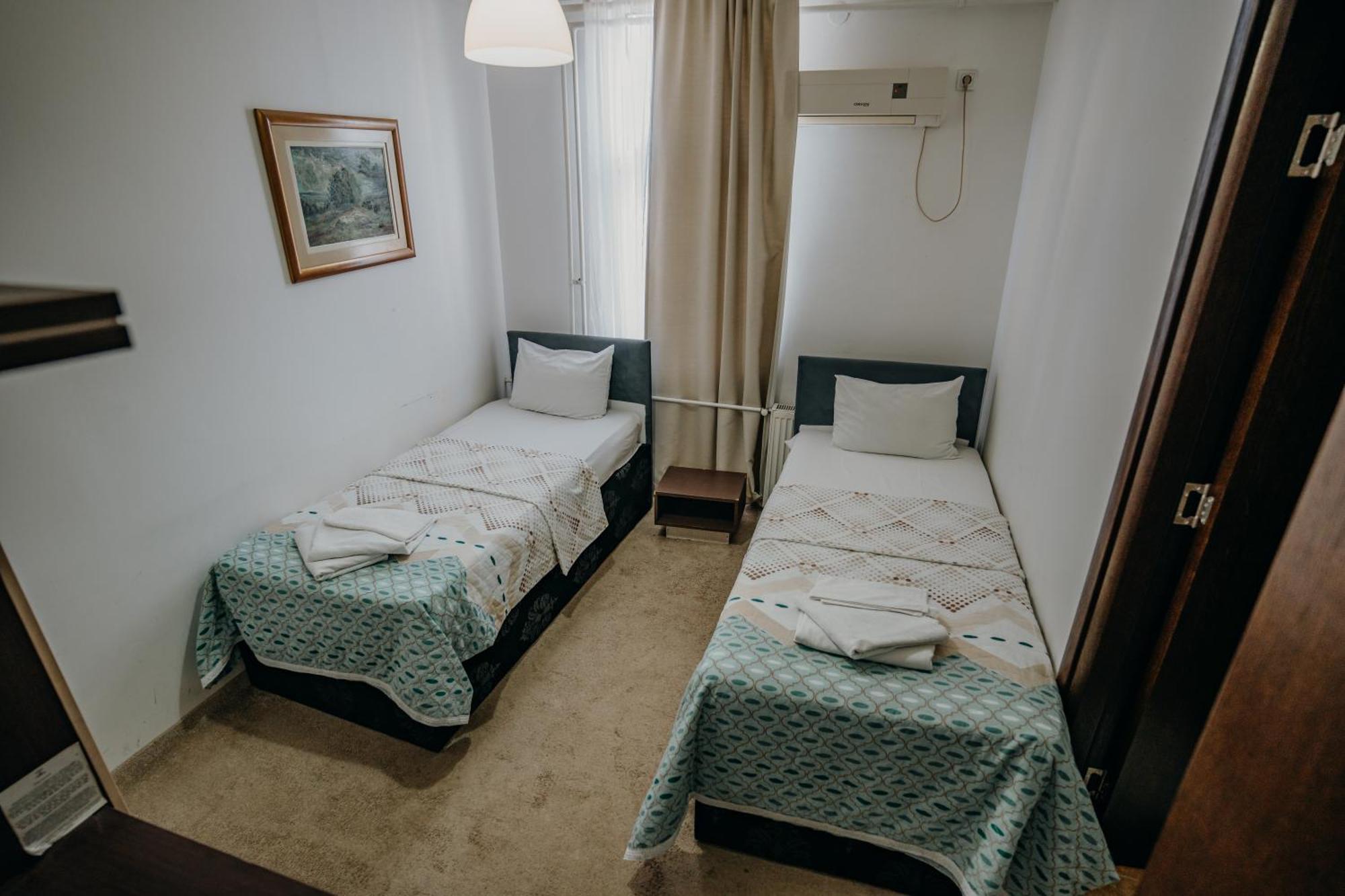 Gros Hotel - Leskovac Leskovac  Extérieur photo
