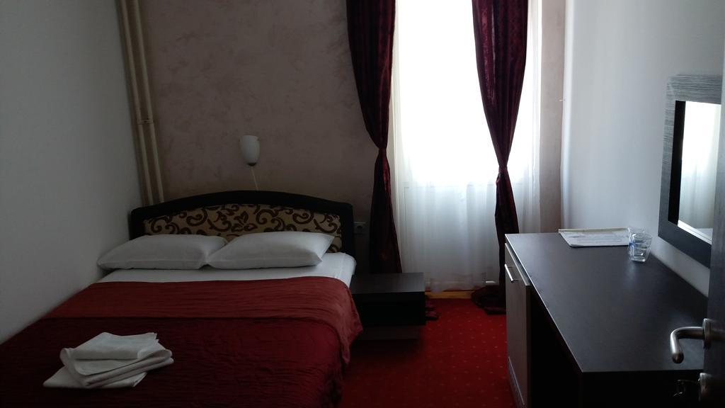Gros Hotel - Leskovac Leskovac  Extérieur photo