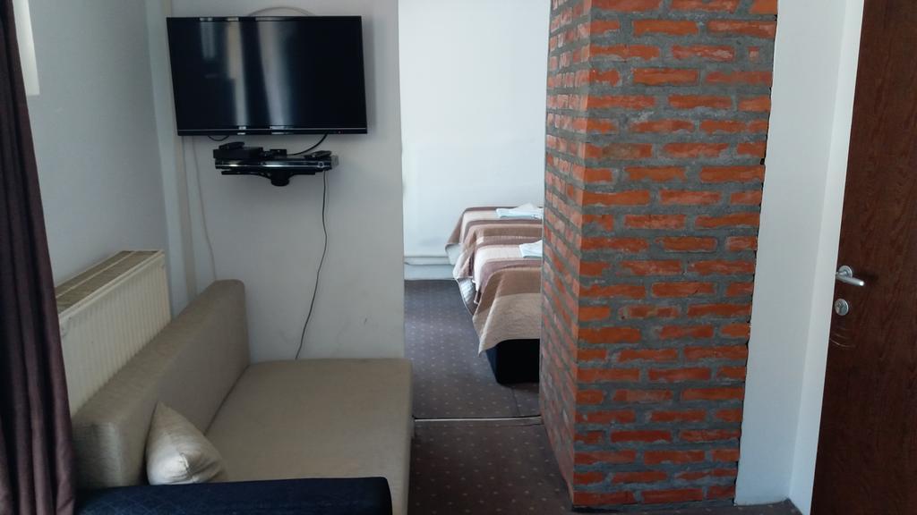 Gros Hotel - Leskovac Leskovac  Extérieur photo
