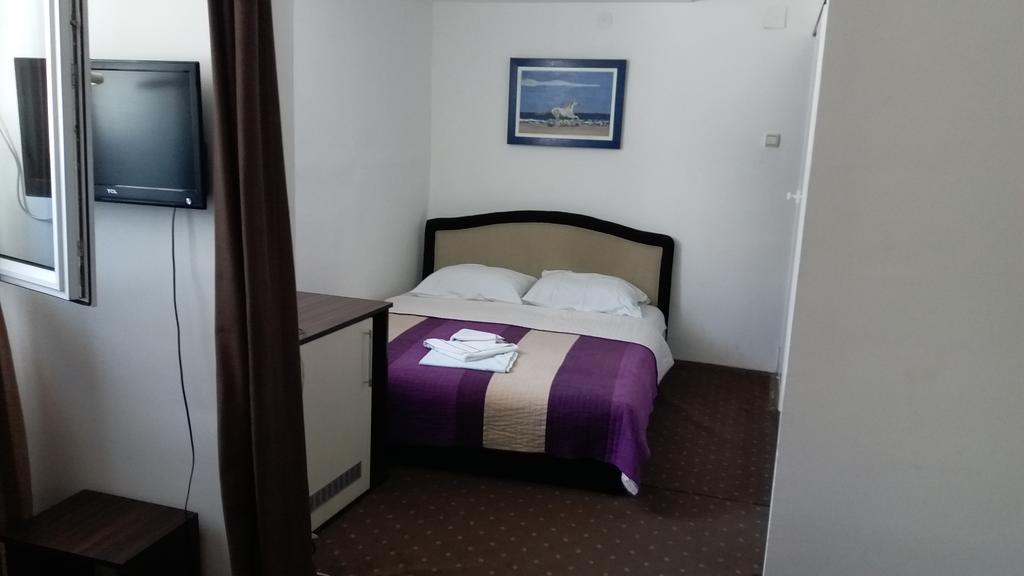 Gros Hotel - Leskovac Leskovac  Extérieur photo