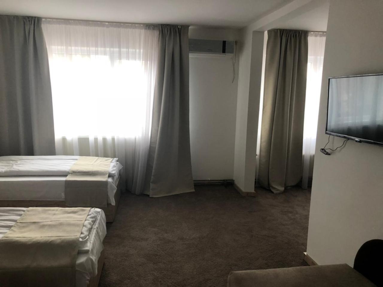 Gros Hotel - Leskovac Leskovac  Extérieur photo