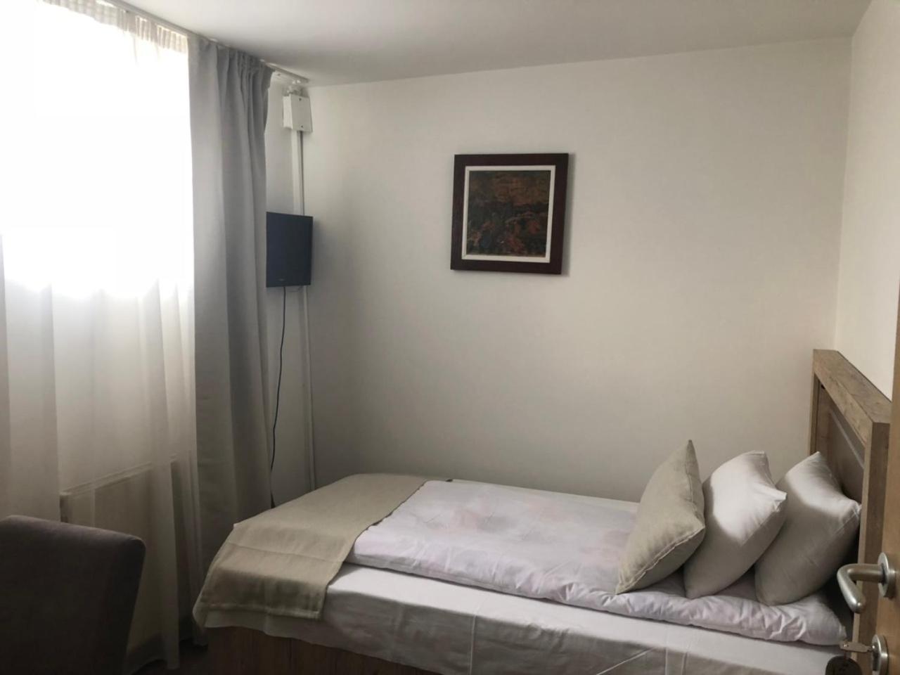Gros Hotel - Leskovac Leskovac  Extérieur photo